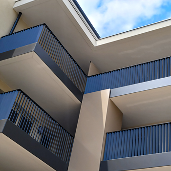 Support de garde-corps barreaudé toute hauteur